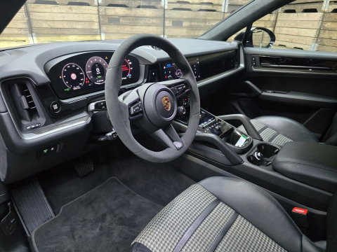 Porsche Cayenne Coupé 3.0 E-Hybrid Carbon Dak Bijr. Display Alcant. Hemel/stuur Chrono 22"GT Uniek!
