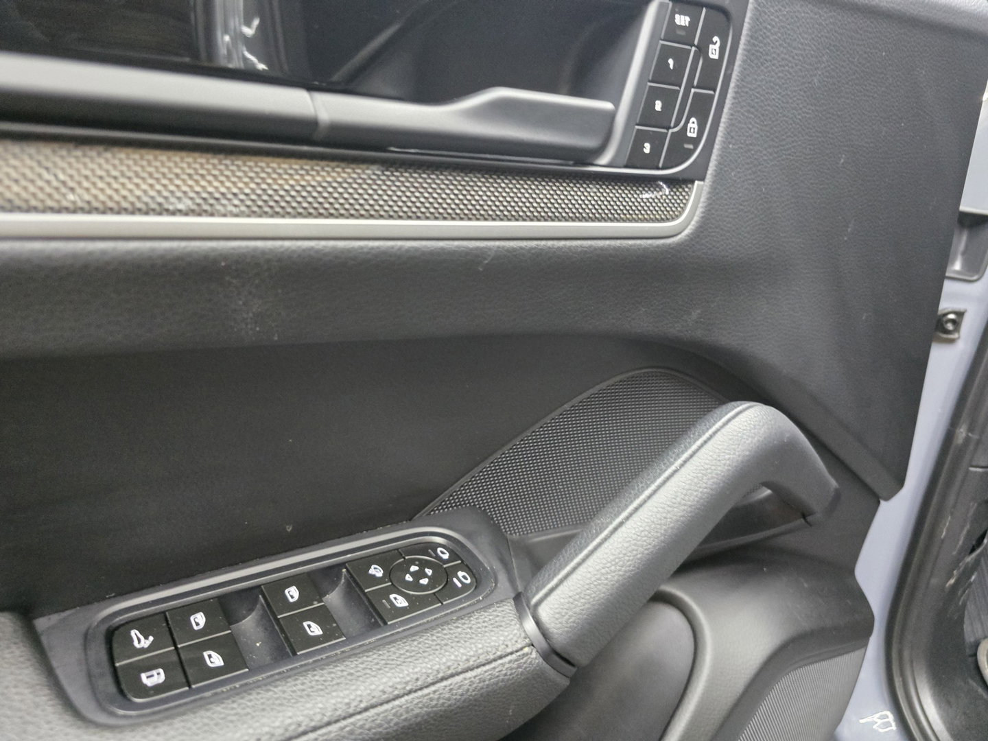 Porsche Cayenne Coupé 3.0 E-Hybrid Carbon Dak Bijr. Display Alcant. Hemel/stuur Chrono 22"GT Uniek!