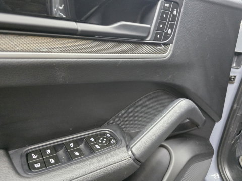 Porsche Cayenne Coupé 3.0 E-Hybrid Carbon Dak Bijr. Display Alcant. Hemel/stuur Chrono 22"GT Uniek!