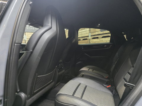 Porsche Cayenne Coupé 3.0 E-Hybrid Carbon Dak Bijr. Display Alcant. Hemel/stuur Chrono 22"GT Uniek!