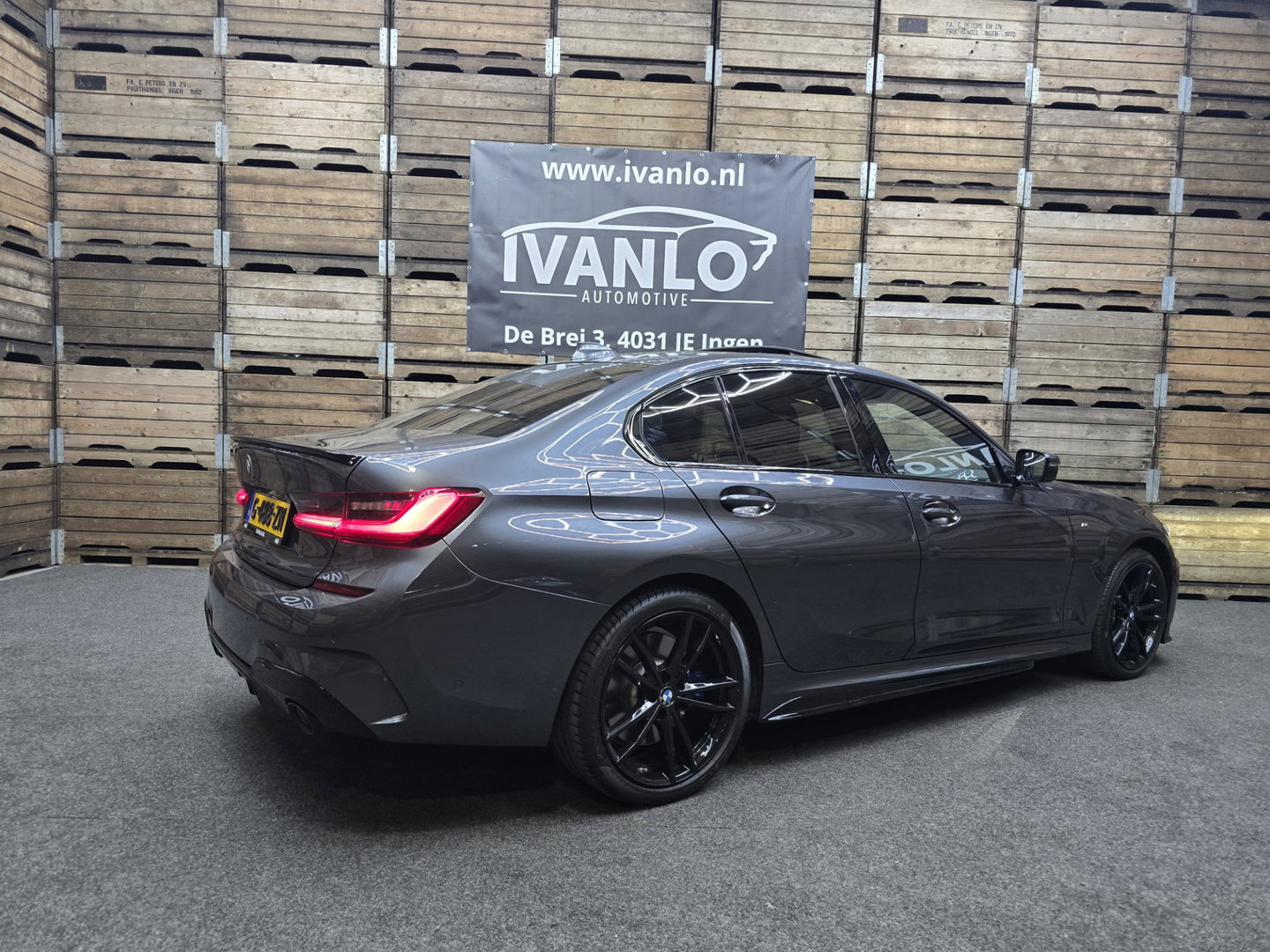 BMW 3-serie 330e eDrive Edition M sport HUD Pano Leder Camera perf 19"LM