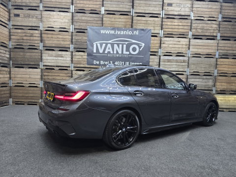 BMW 3-serie 330e eDrive Edition M sport HUD Pano Leder Camera perf 19"LM