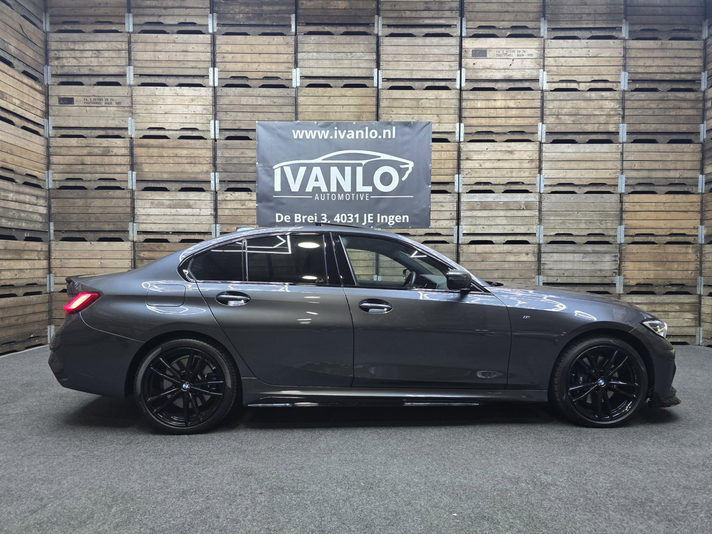 BMW 3-serie 330e eDrive Edition M sport HUD Pano Leder Camera perf 19"LM