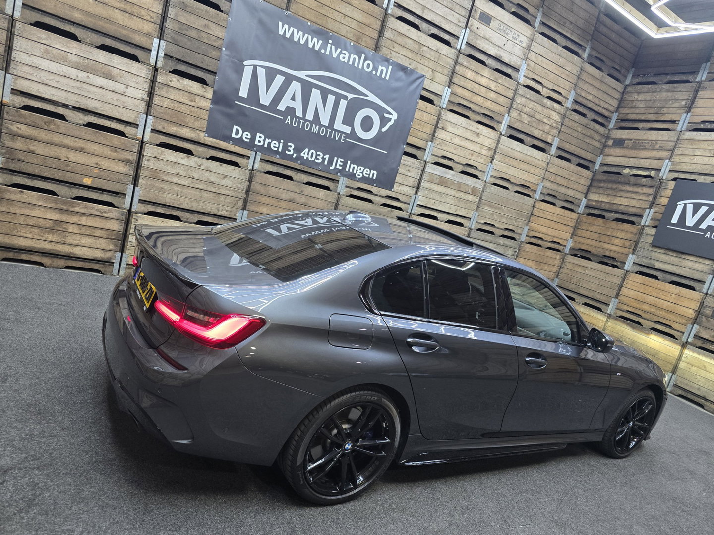 BMW 3-serie 330e eDrive Edition M sport HUD Pano Leder Camera perf 19"LM