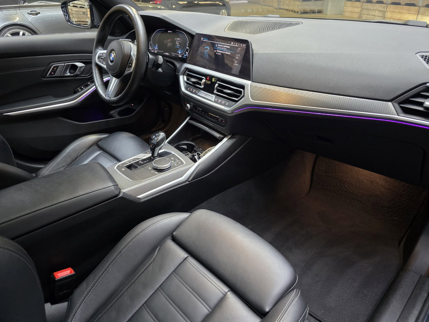 BMW 3-serie 330e eDrive Edition M sport HUD Pano Leder Camera perf 19"LM