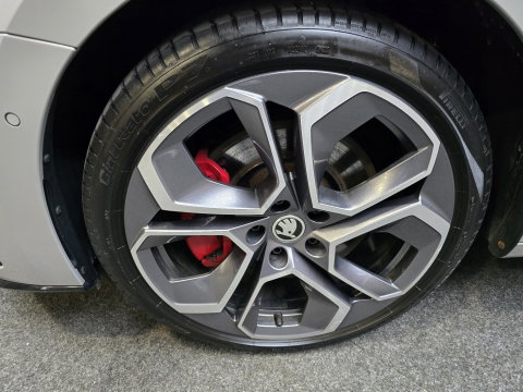Škoda Octavia Combi 1.4 TSI RS iV PHEV Business First Edition Navi Clima Cruise HUD 19'LM 245PK!