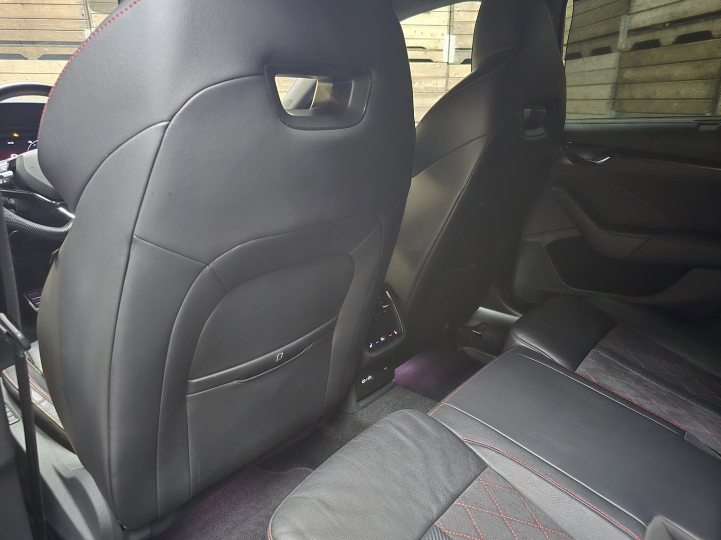 Škoda Octavia Combi 1.4 TSI RS iV PHEV Business First Edition Navi Clima Cruise HUD 19'LM 245PK!