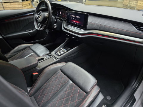 Škoda Octavia Combi 1.4 TSI RS iV PHEV Business First Edition Navi Clima Cruise HUD 19'LM 245PK!