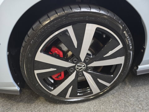 Volkswagen Golf 1.5 eHybrid GTE Leder "vienna"Led IQ Lights Pano Trekhaak HUD 18"LM 272 PK!