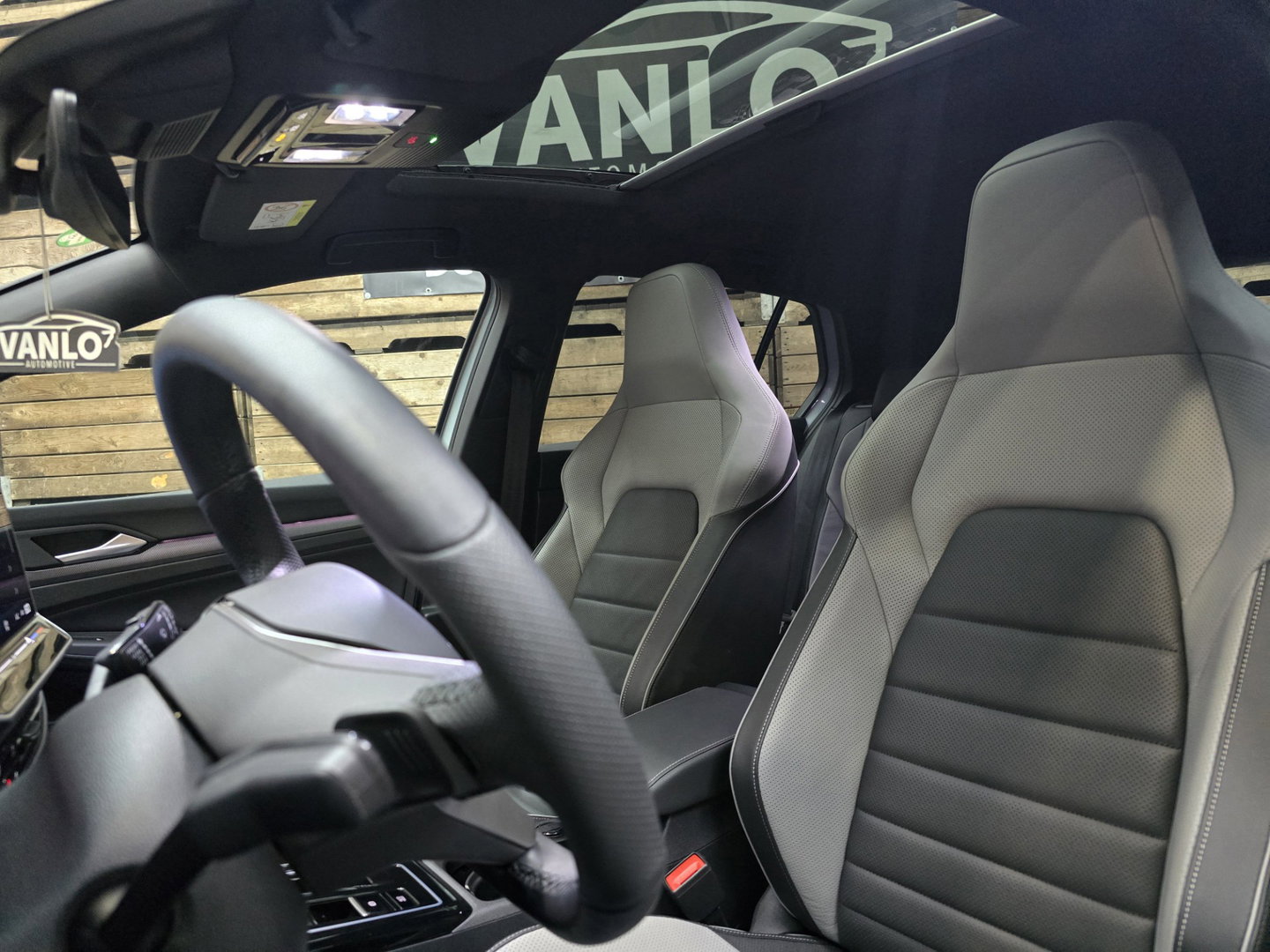 Volkswagen Golf 1.5 eHybrid GTE Leder "vienna"Led IQ Lights Pano Trekhaak HUD 18"LM 272 PK!