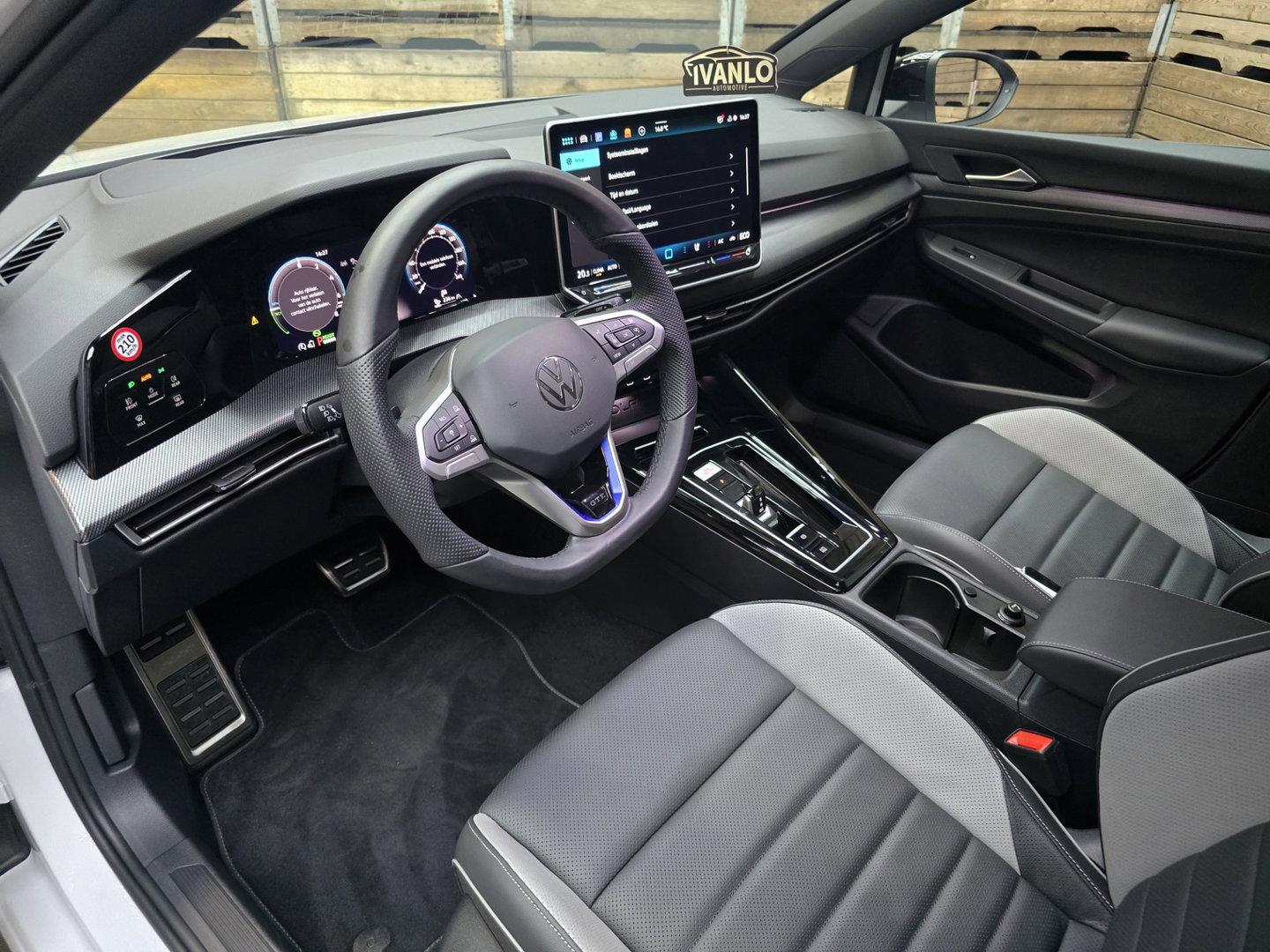 Volkswagen Golf 1.5 eHybrid GTE Leder "vienna"Led IQ Lights Pano Trekhaak HUD 18"LM 272PK!