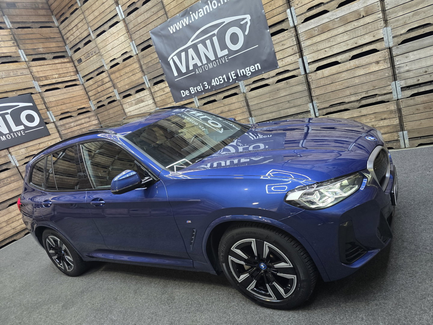 BMW iX3 High Executive 80 kWh Pano LED navi Trekhaak 19"LM 96% SOH