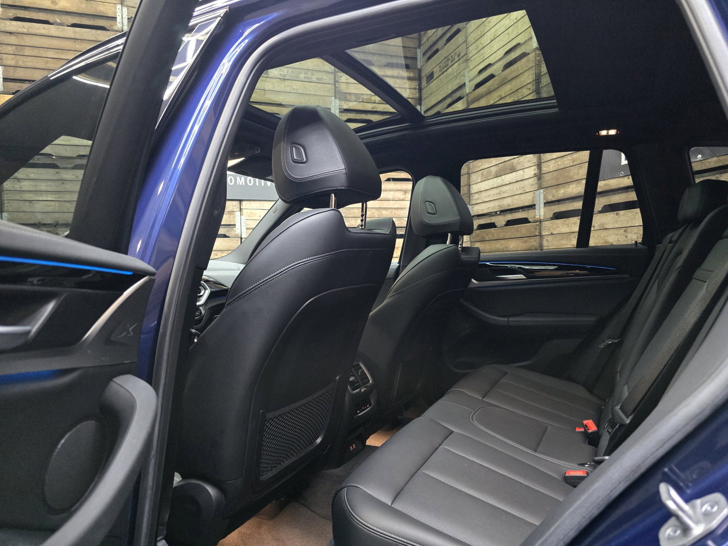BMW iX3 High Executive 80 kWh Pano LED navi Trekhaak 19"LM 96% SOH