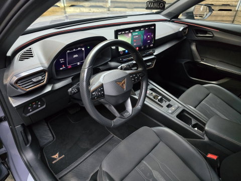 CUPRA Formentor 1.4 TSI e-Hybrid Essential Panoramadak LED Matrix Camera Cruise 18"LM