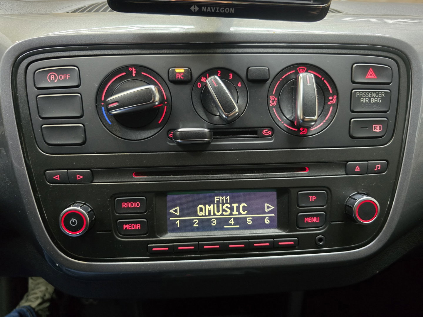 SEAT Mii 1.0 Style Sport Bluetooth Airco Cruise PDC 15"LM NAP