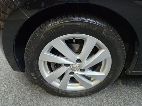 SEAT Mii 1.0 Style Sport Bluetooth Airco Cruise PDC 15"LM NAP