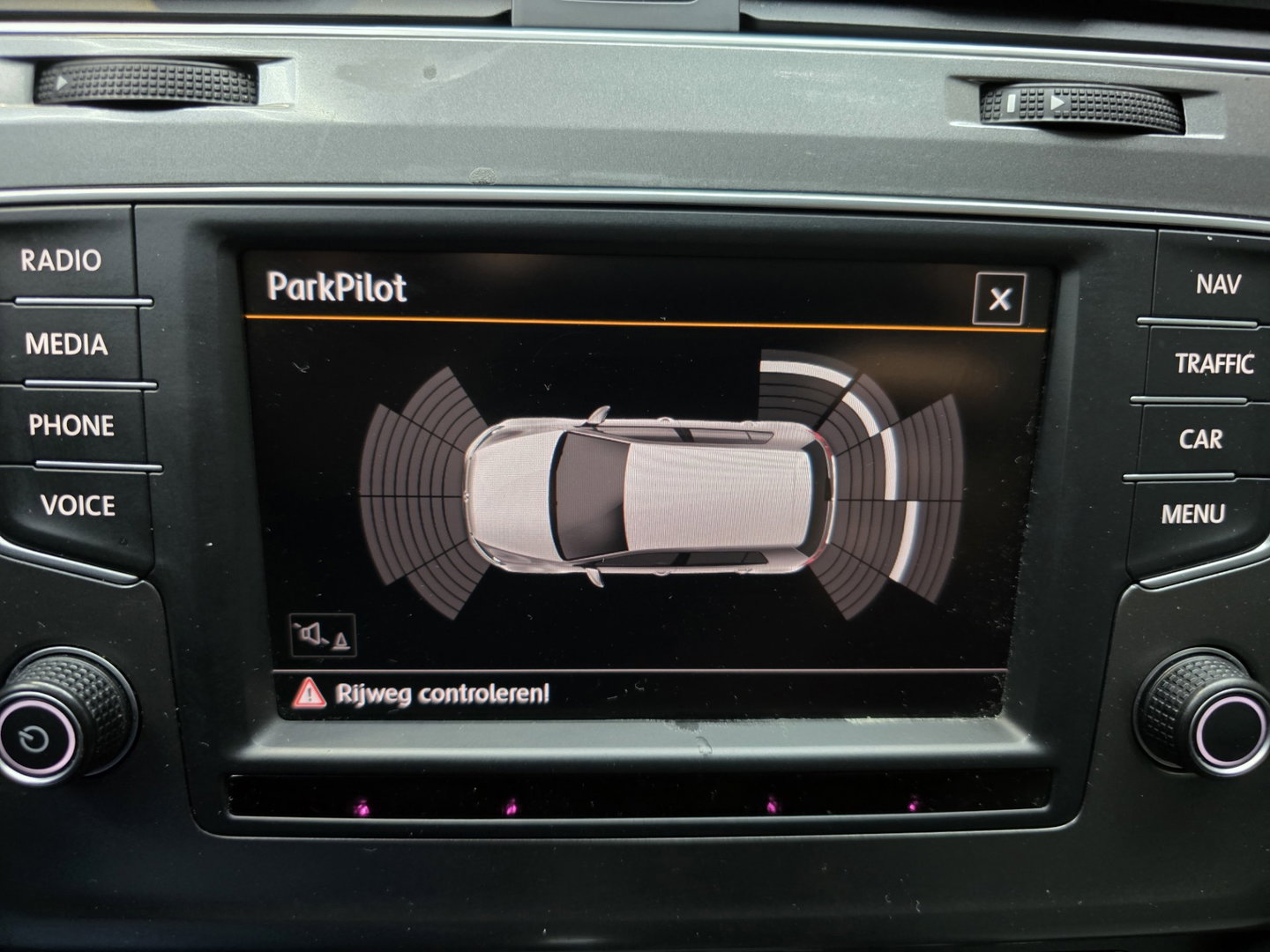 Volkswagen Golf 1.2 TSI Business Edition Connected Pano Led Navi Clima PDC Trekhaak LM