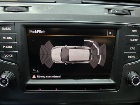 Volkswagen Golf 1.2 TSI Business Edition Connected Pano Led Navi Clima PDC Trekhaak LM
