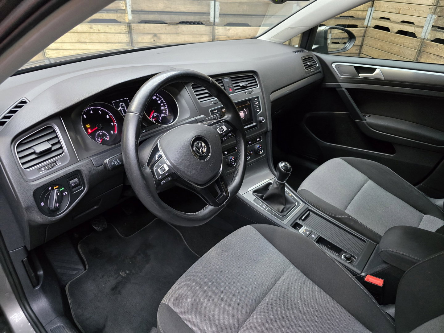 Volkswagen Golf 1.2 TSI Business Edition Connected Pano Led Navi Clima PDC Trekhaak LM