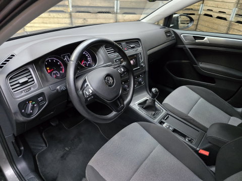 Volkswagen Golf 1.2 TSI Business Edition Connected Pano Led Navi Clima PDC Trekhaak LM