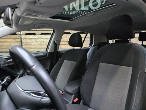 Volkswagen Golf 1.2 TSI Business Edition Connected Pano Led Navi Clima PDC Trekhaak LM