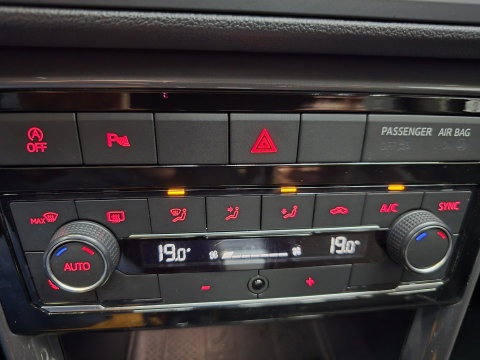 Volkswagen T-Cross 1.0 TSI Style 1.0 TSI Style Navi Clima LM Trekhaak VCP Cruise 116 PK!