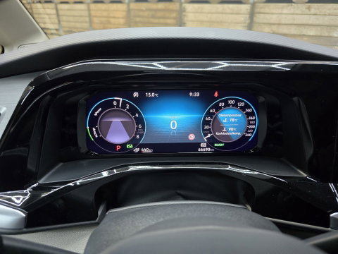 Volkswagen Multivan 1.4 eHybrid L2H1 Style 7p. Trekh. 218 PK DSG Pano LEd Carplay Clima Cruise 17"LM 97.8 % SOH