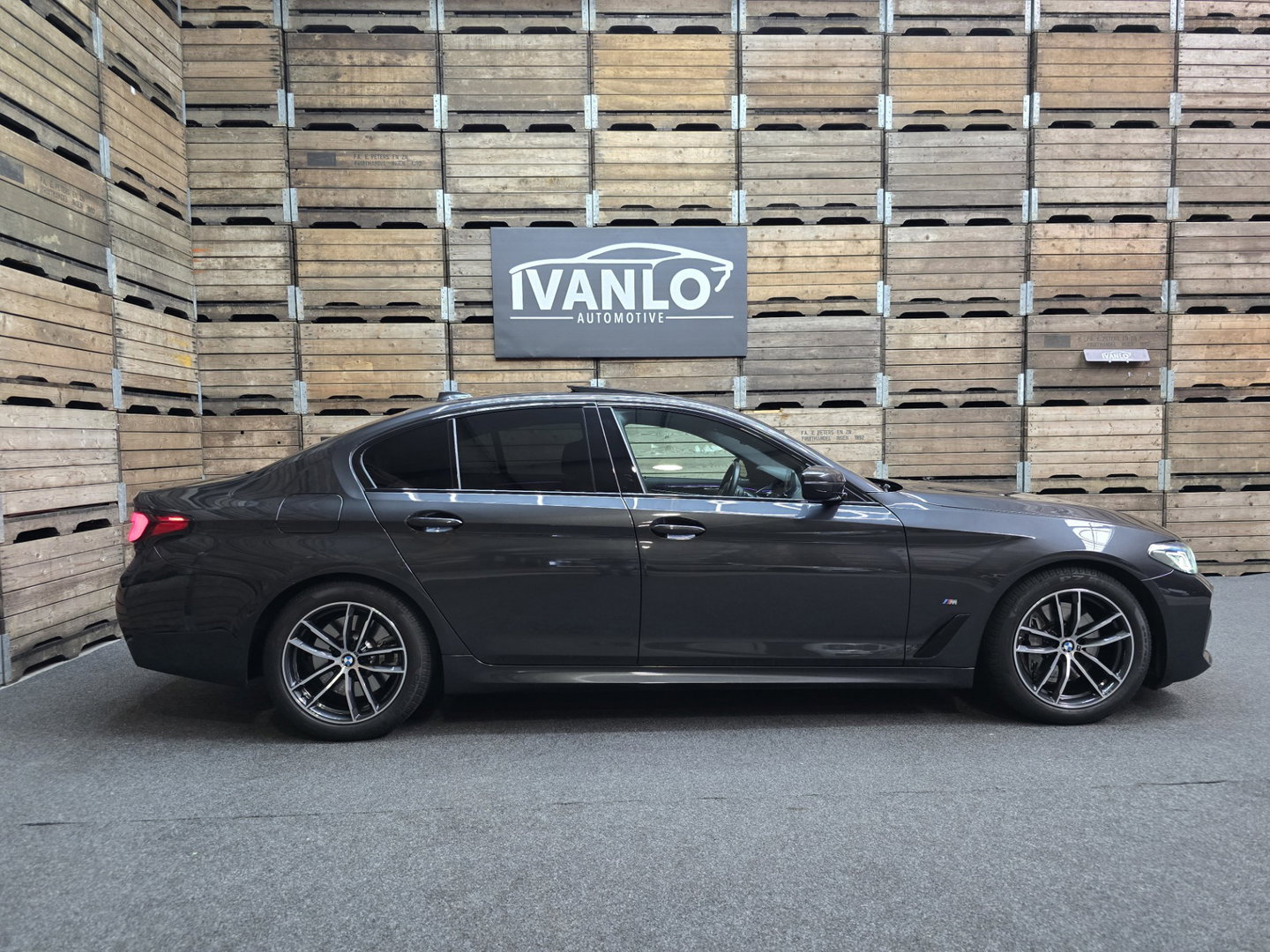 BMW 5 Serie 530d Business Edition Plus M-Sport Laser Led Pano Leder HUD Clima Cruise 18"LM