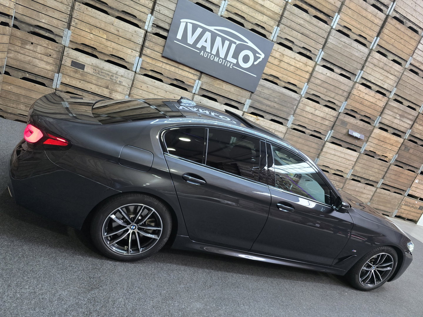 BMW 5 Serie 530d Business Edition Plus M-Sport Laser Led Pano Leder HUD Clima Cruise 18"LM