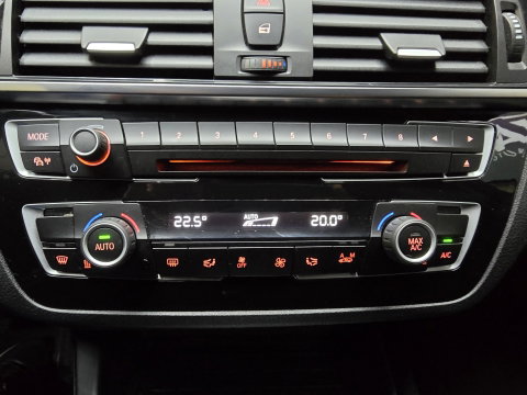 BMW 1-serie 118i Executive Sportline Navi clima LED Shadowline cruise trekhaak LM