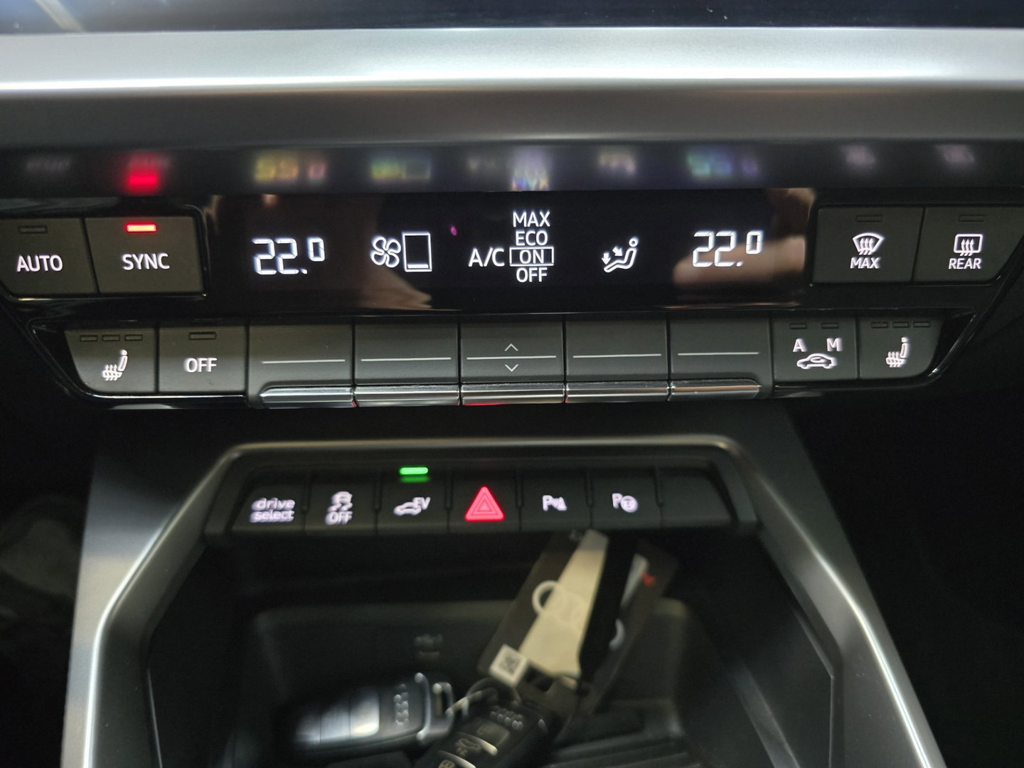 Audi A3 Sportback 40 TFSI e Edition S-Line TURBOBLAUW Pano HUD Keyless LED-Matrix Camera 19''LM