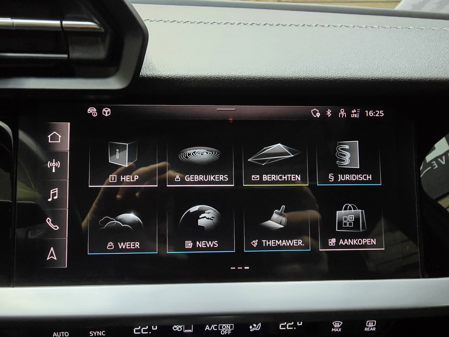 Audi A3 Sportback 40 TFSI e Edition S-Line TURBOBLAUW Pano HUD Keyless LED-Matrix Camera 19''LM