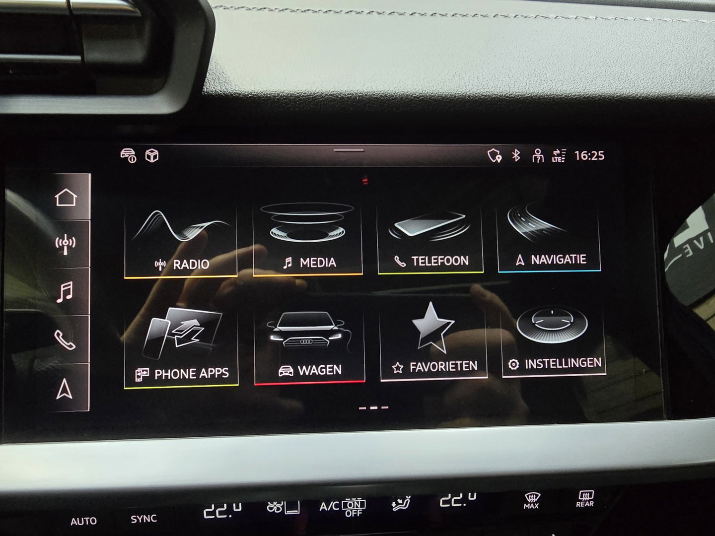 Audi A3 Sportback 40 TFSI e Edition S-Line TURBOBLAUW Pano HUD Keyless LED-Matrix Camera 19''LM
