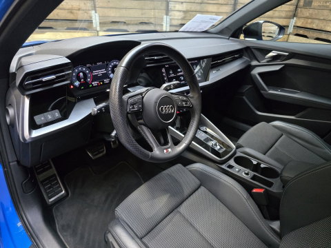 Audi A3 Sportback 40 TFSI e Edition S-Line TURBOBLAUW Pano HUD Keyless LED-Matrix Camera 19''LM