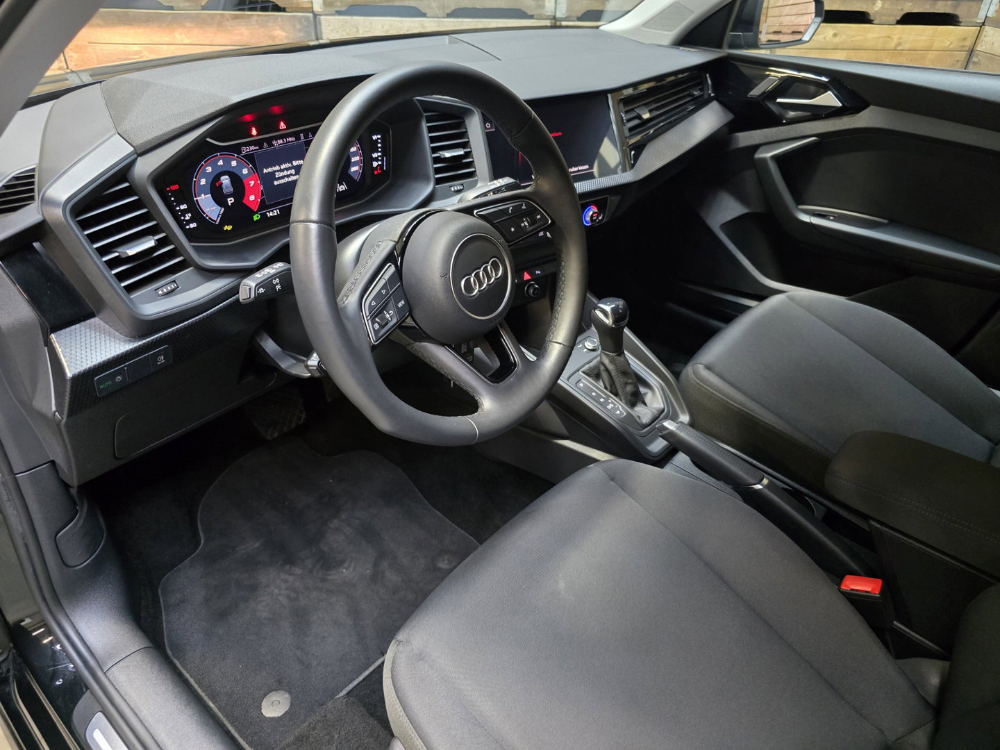 Audi A1 Sportback 30 TFSI Advanced edition S-Line Carplay Navigatie Stoelverwarming 16"LM
