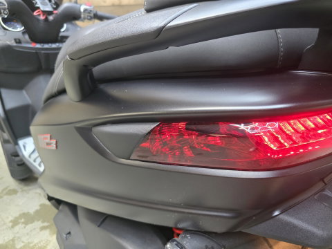Piaggio Scooter 500 MP3 HPE Sport Advanced Stuurverwarming en achteruit! B-Rijbewijs!!