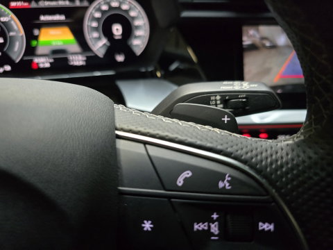 Audi A3 Sportback 45 TFSI e S edition Competition LED PanoCamera Navi LM
