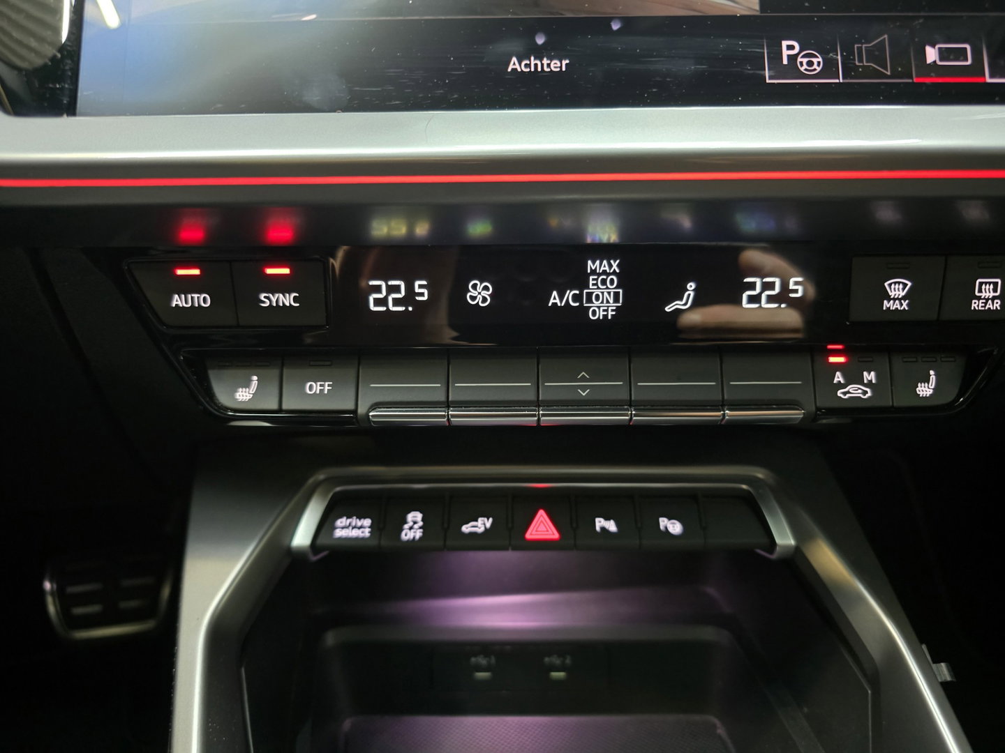 Audi A3 Sportback 45 TFSI e S edition Competition LED PanoCamera Navi LM