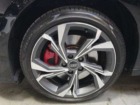 Audi A3 Sportback 45 TFSI e S edition Competition LED PanoCamera Navi LM