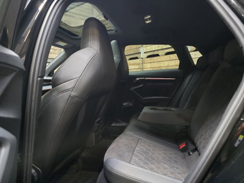 Audi A3 Sportback 45 TFSI e S edition Competition LED PanoCamera Navi LM