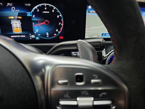 Mercedes-Benz A-Klasse AMG 35 4MATIC Premium Pano Sfeer Camera Navi LM Trekhaak