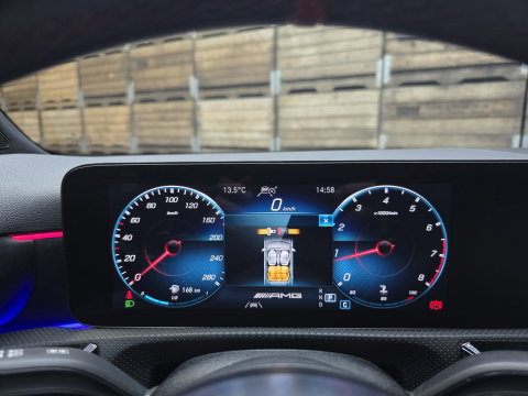 Mercedes-Benz A-Klasse AMG 35 4MATIC Premium Pano Sfeer Camera Navi LM Trekhaak