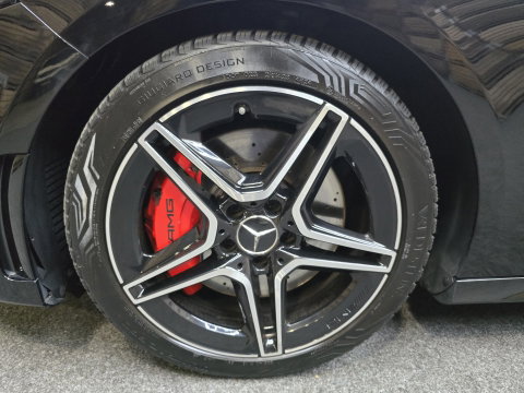 Mercedes-Benz A-Klasse AMG 35 4MATIC Premium Pano Sfeer Camera Navi LM Trekhaak