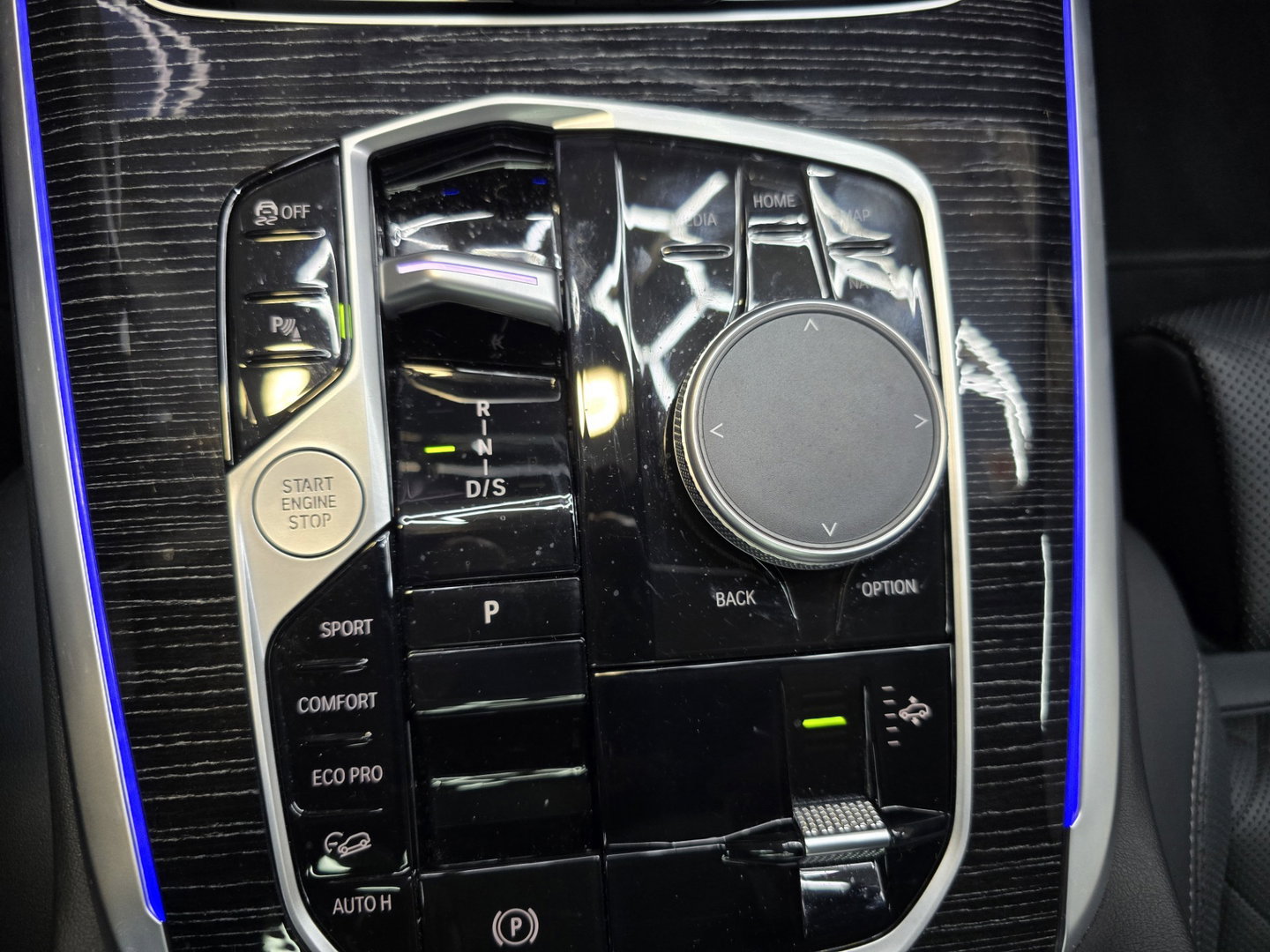 BMW X7 4.0 D M Sport Pano Softclose Ambiente Camera Leder Navi Carplay 22"LM