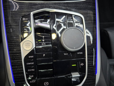 BMW X7 4.0 D M Sport Pano Softclose Ambiente Camera Leder Navi Carplay 22"LM