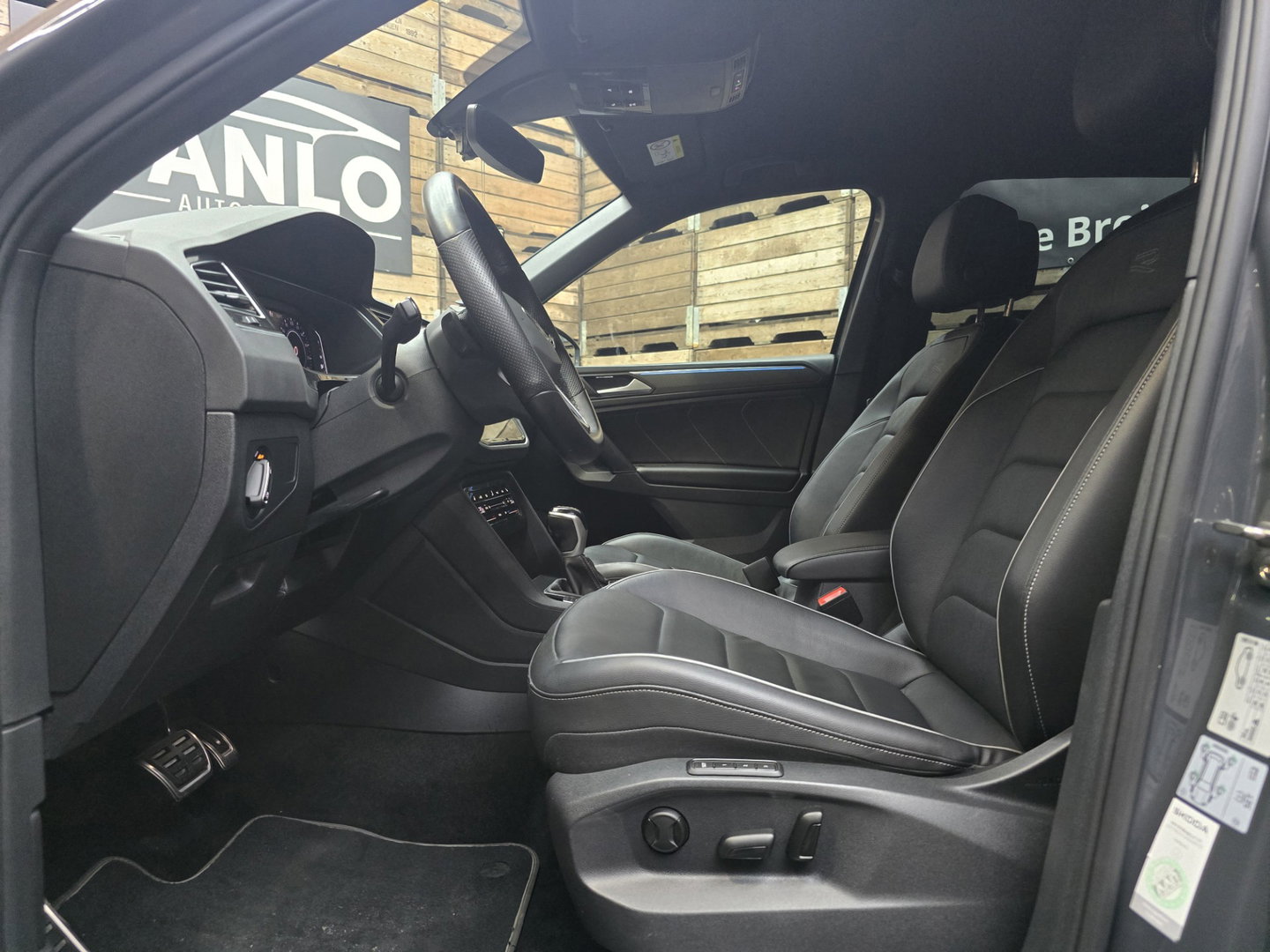 Volkswagen Tiguan 1.4 TSI eHybrid R-Line Blackstyle Leder Trekhaak LED Navi 20"LM
