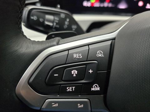 Volkswagen Tiguan 1.5 eHybrid Elegance IQ LIght Panorama 360 HUD Trekhaak 20"LM