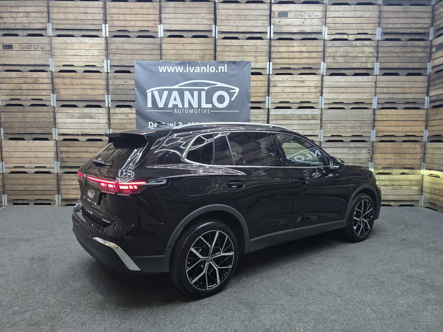 Volkswagen Tiguan 1.5 eHybrid Elegance IQ LIght Panorama 360 HUD Trekhaak 20"LM