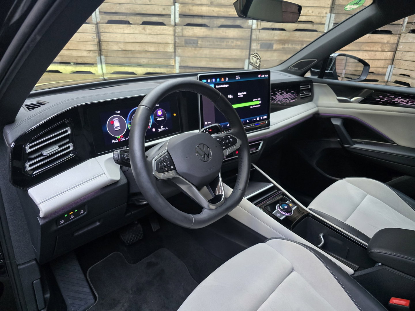 Volkswagen Tiguan 1.5 eHybrid Elegance IQ LIght Panorama 360 HUD Trekhaak 20"LM
