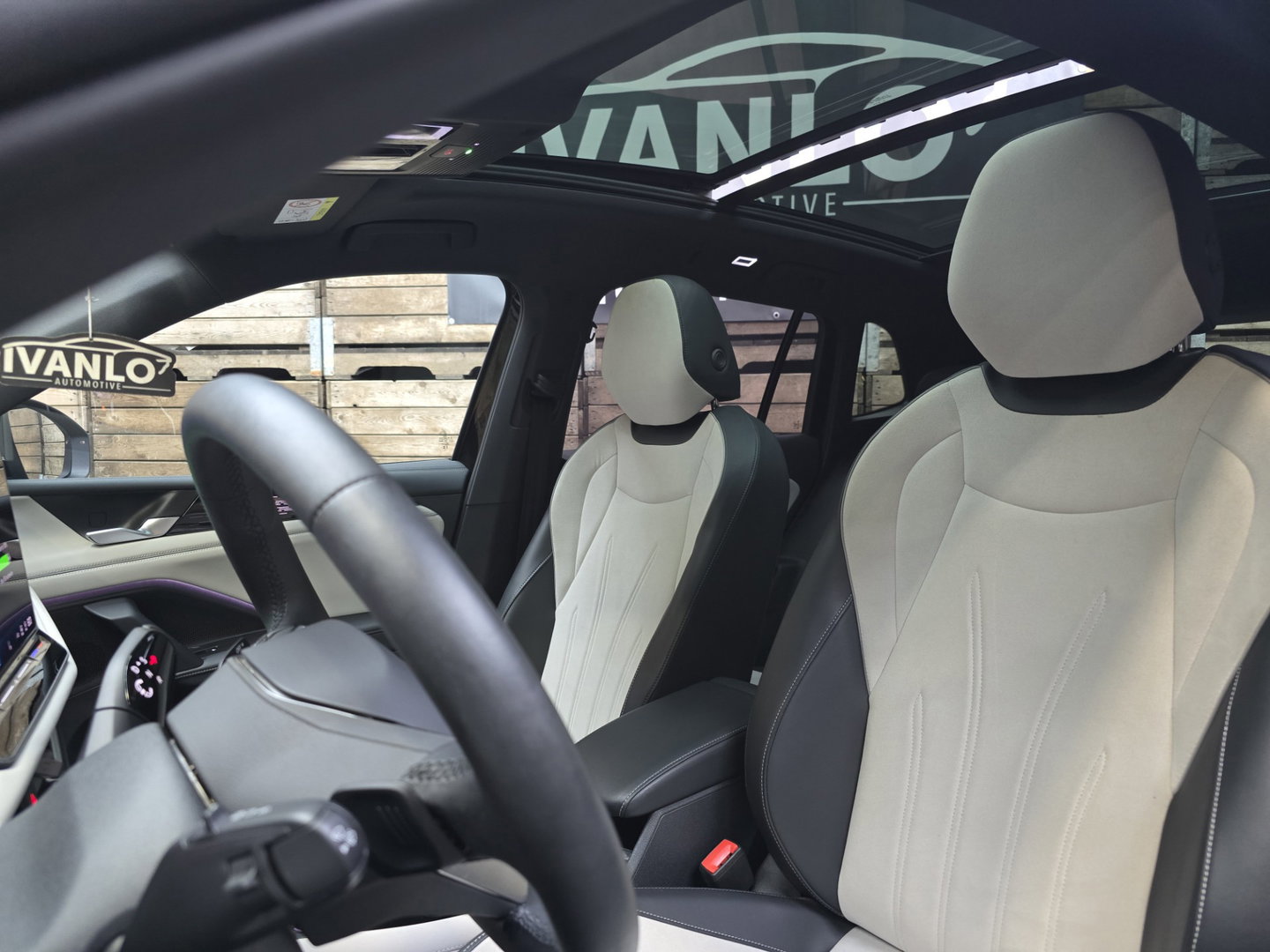 Volkswagen Tiguan 1.5 eHybrid Elegance IQ LIght Panorama 360 HUD Trekhaak 20"LM